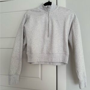Wilfred Light Gray Quarter-Zip Cropped Sweatshirt